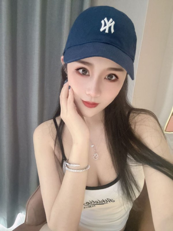 #重庆新人军赐 真人真照本人验证170真实E熊皮肤雪白