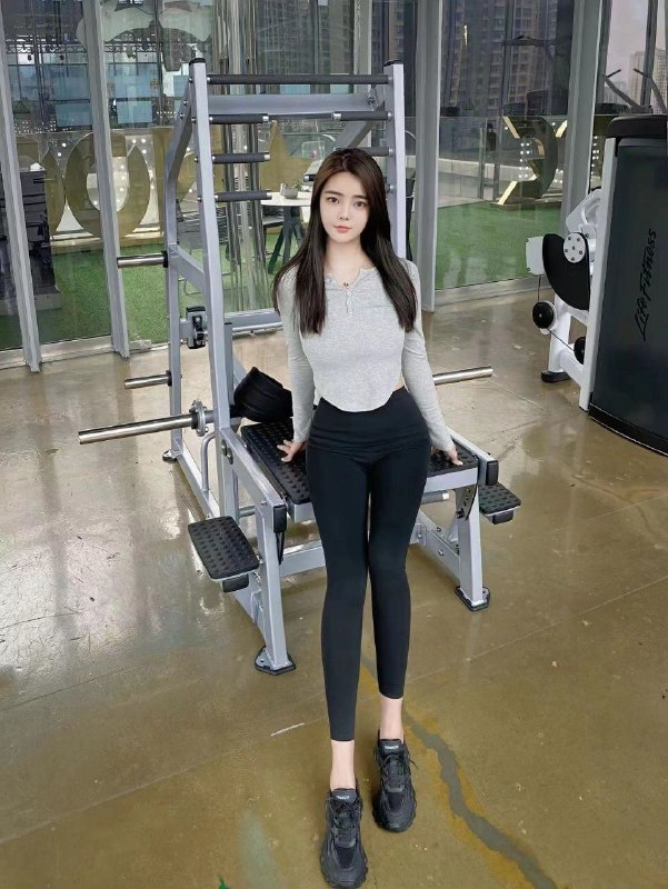 #重庆新人极品车模173身高D雪白上下粉03年