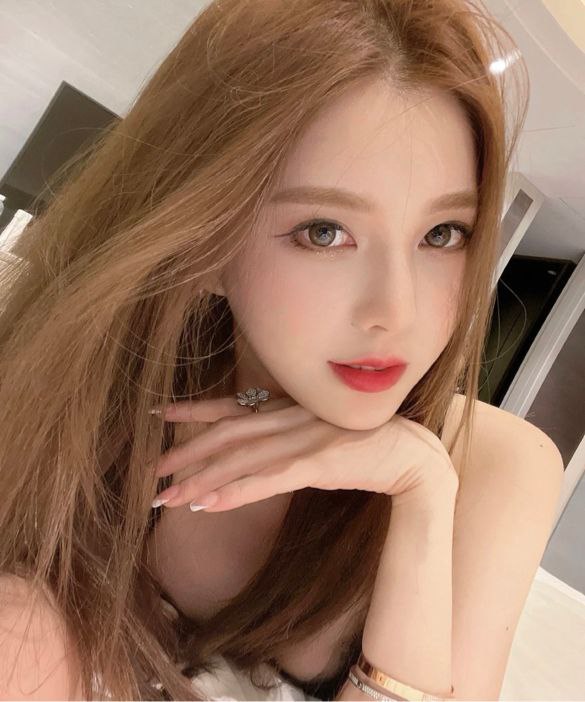 • 172d外表清纯内心sao，带给你不一样的体验• 活泼开朗  温柔可人  话题接场王• 声音甜美 女朋友feel 会撒重庆