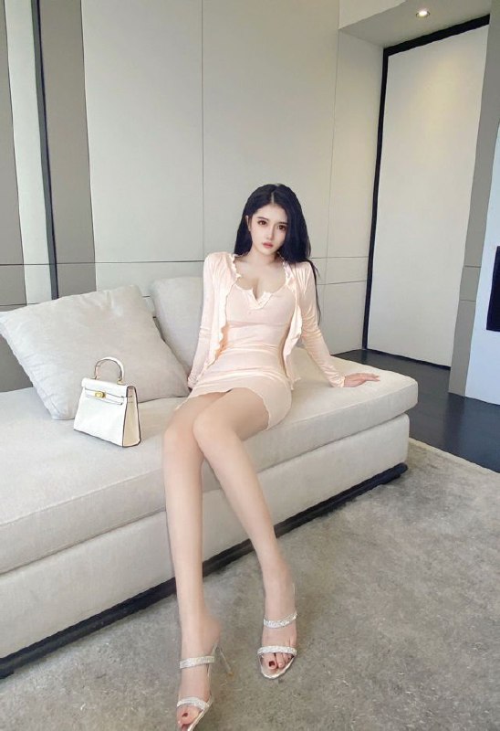 身高172    年龄：02，  胸:E重庆