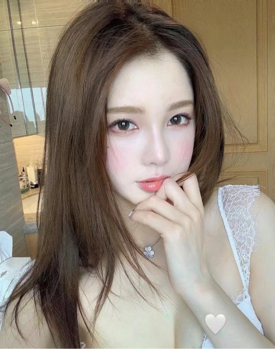 • 172d外表清纯内心sao，带给你不一样的体验• 活泼开朗  温柔可人  话题接场王• 声音甜美 女朋友feel 会撒重庆