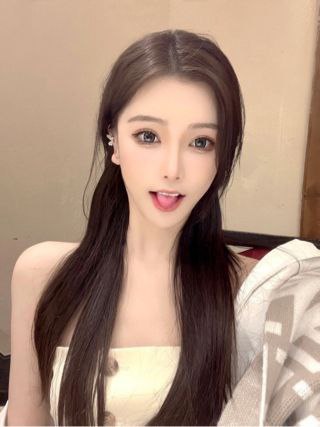 气质女神 长肤白首次抵达重庆