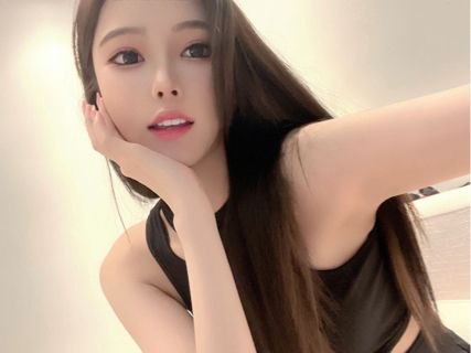 气质女神 长肤白首次抵达重庆