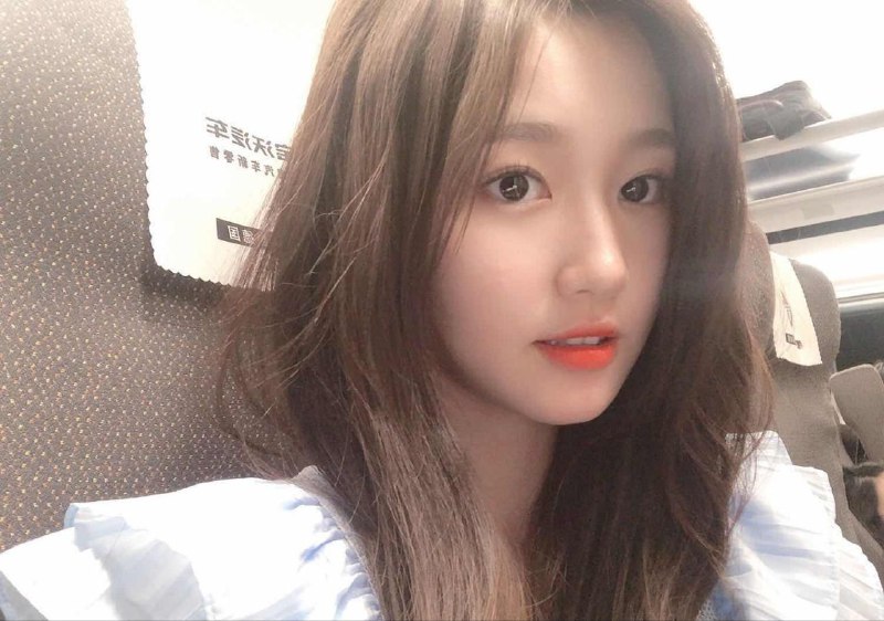 重庆大学学生 清纯无整 q皮肤白皙 170d 无敌乖巧性格特别好 待k如初恋