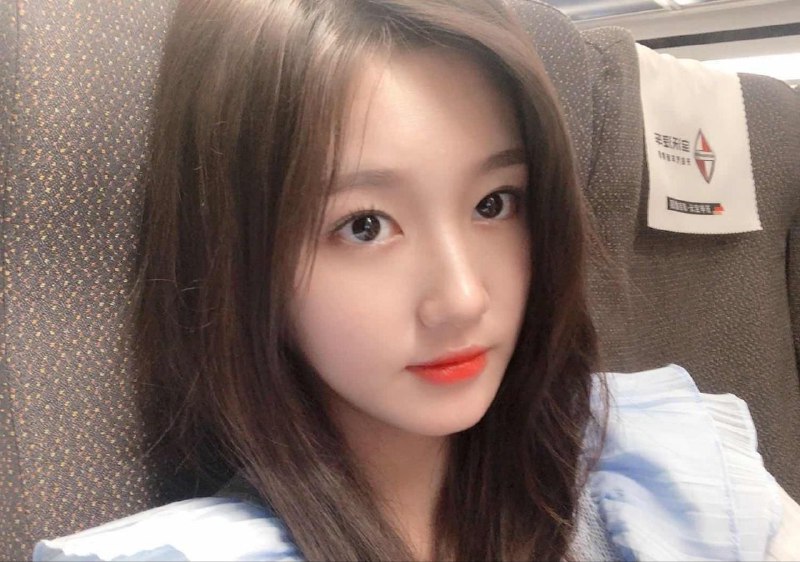 重庆大学学生 清纯无整 q皮肤白皙 170d 无敌乖巧性格特别好 待k如初恋