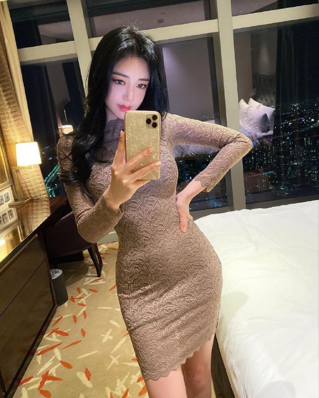 重庆极品模特气质性感女人味 皮肤细腻雪白 172