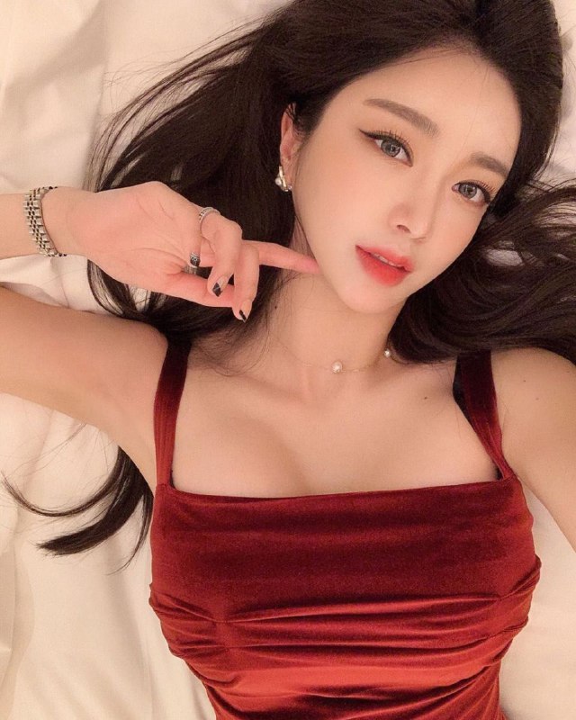 重庆极品模特气质性感女人味 皮肤细腻雪白 172