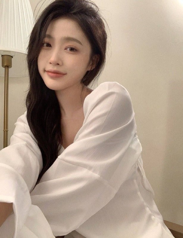 赵露思重庆❤️真实在校学生03川妹子0整容，肤色雪白，筷子腿，172，胸D，服务超好，