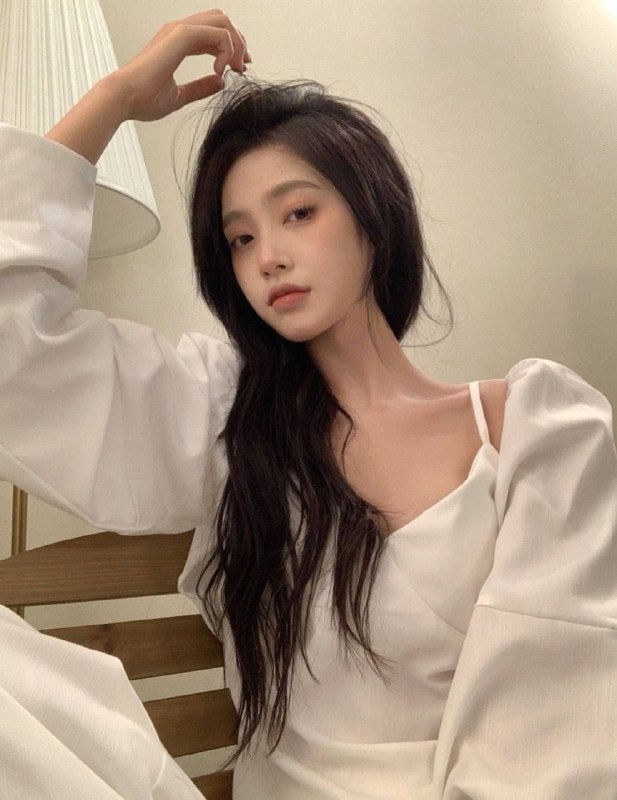 赵露思重庆❤️真实在校学生03川妹子0整容，肤色雪白，筷子腿，172，胸D，服务超好，