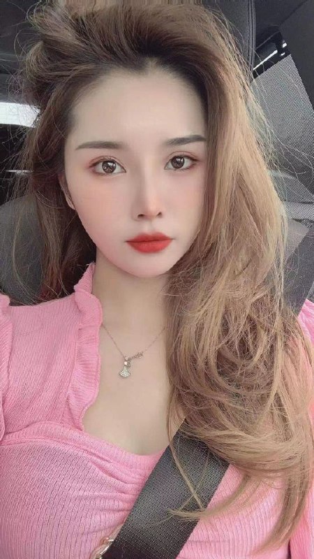 重庆真实工商学院学生，170D 皮肤白皙，懂事听话