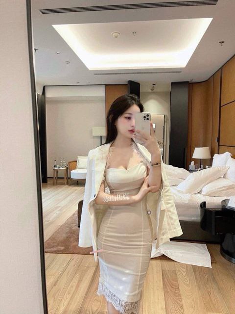 重庆00年169E在校生，短期兼职，小红书网红博主粉嫩干净 温柔优雅 可纯可欲