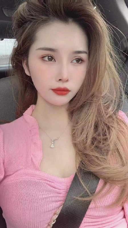 重庆真实工商学院学生，170D 皮肤白皙，懂事听话