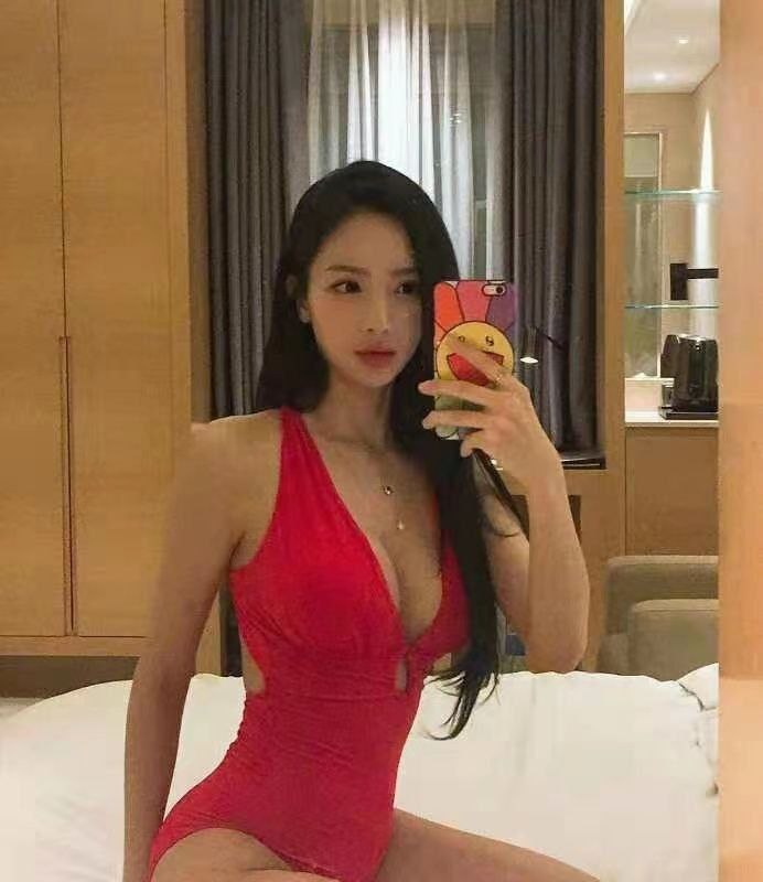 苗条FM婀娜多姿 173D，气质性感女人味渝中金喜善