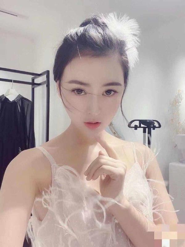 重庆模特小雨绮170d上海选美冠军🏆真实5⃣️起 短开五官精致，无整容，真人真照