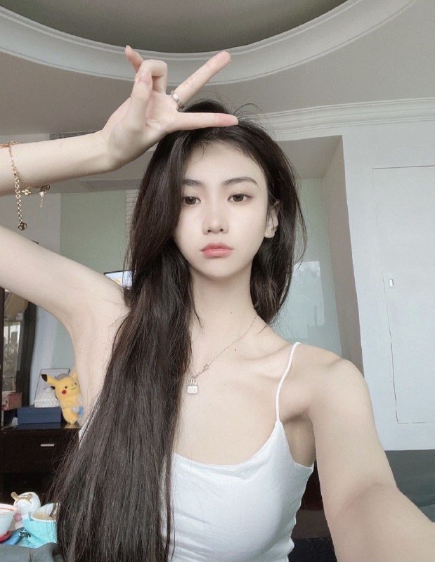 实习大学生YoYo真实00后   身高170 D  体重46                 温柔气质   肤白嫩滑   活泼可爱   本人超甜