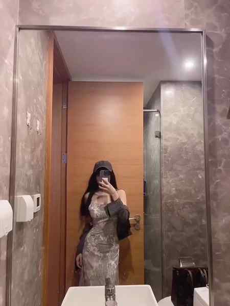 重庆-170E-夏日热情女友 

（或）

重庆-胸E-170性感尤物