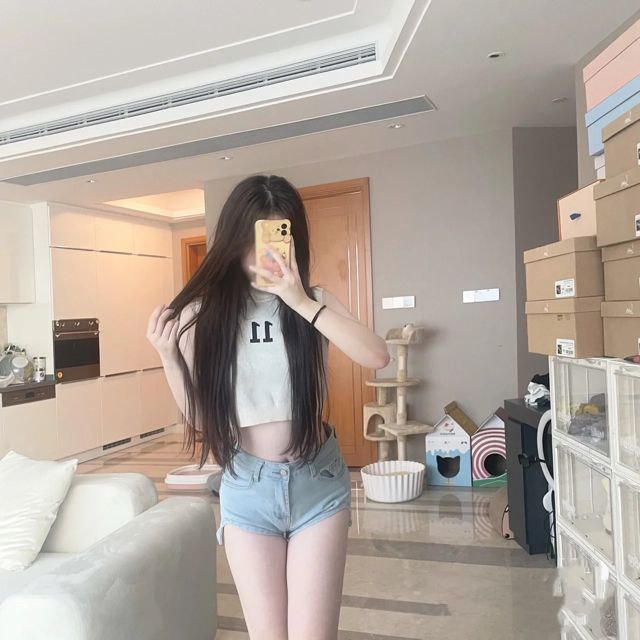 甜心年龄 03身高168胸围 C