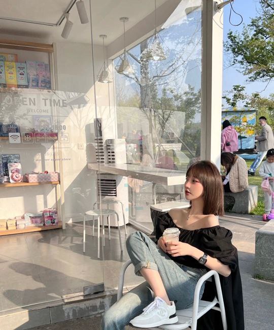 168/真实D/01年/体重95/不接急单，随意验证，️指定