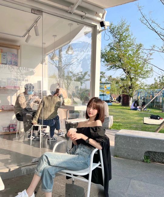 168/真实D/01年/体重95/不接急单，随意验证，️指定