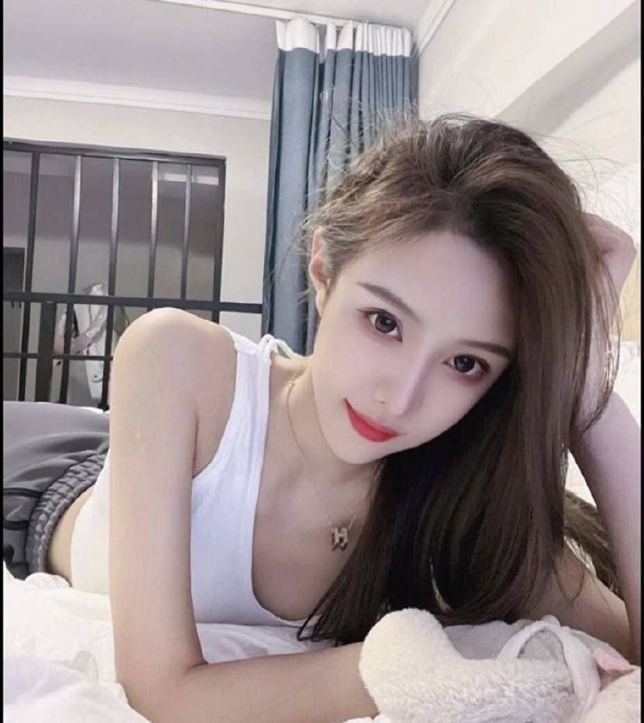 重庆 向日葵❤️人兼职真人真照❤️纯天然全身0整❤️01年 身高173🐻D❤️洋气清纯款❤️人照无差 假赔w❤️