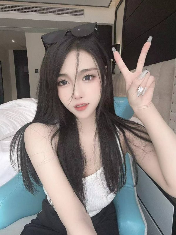 #重庆新人白小纯 170d， 00年   清纯甜美 女友感觉❤️.氵多丝滑超级配合。