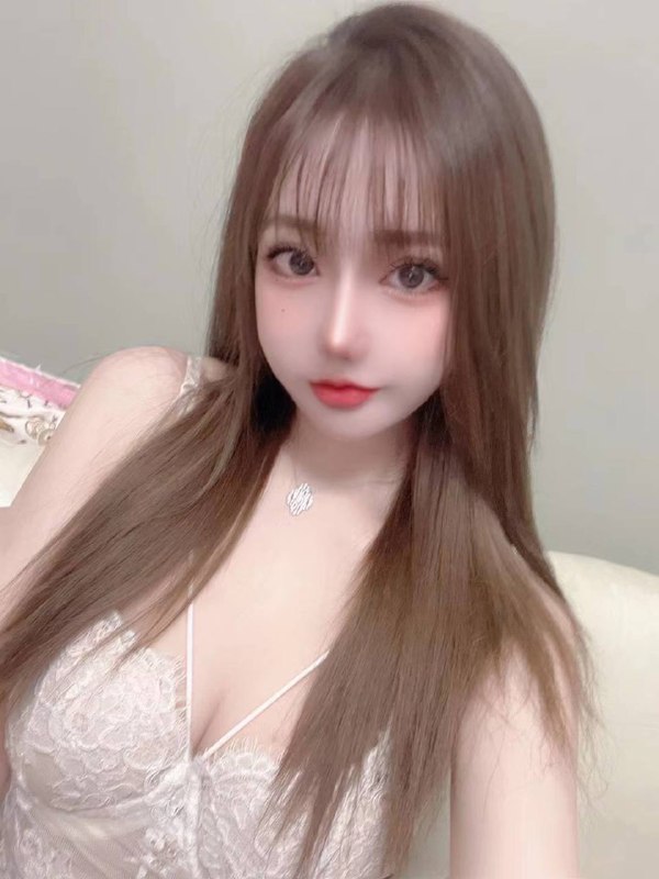 重庆🐥皮肤光滑雪白    完美身材线条   活泼小白甜🐥168cm（50𝐤𝐠  00年🐻C 𝐜𝐮𝐩  蜜桃胸型很粉 很润🌊高素質氣質美女🐥人间性感尤物  好看 年轻 漂亮  身材好苗条淑女，君子好求推荐指数⭐️⭐️⭐️⭐️⭐️好评指数⭐️⭐️⭐️⭐️⭐️服务指数⭐️⭐️⭐️⭐️⭐️