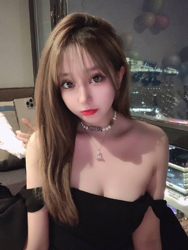 重庆🐥皮肤光滑雪白    完美身材线条   活泼小白甜🐥168cm（50𝐤𝐠  00年🐻C 𝐜𝐮𝐩  蜜桃胸型很粉 很润🌊高素質氣質美女🐥人间性感尤物  好看 年轻 漂亮  身材好苗条淑女，君子好求推荐指数⭐️⭐️⭐️⭐️⭐️好评指数⭐️⭐️⭐️⭐️⭐️服务指数⭐️⭐️⭐️⭐️⭐️