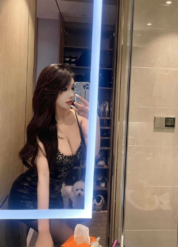 重庆极品网红骚蜜天然🐻氵多 人间水蜜桃01年 174D私处会吸夹 有概率潮喷豪华工作室 短期🎬请提前预约