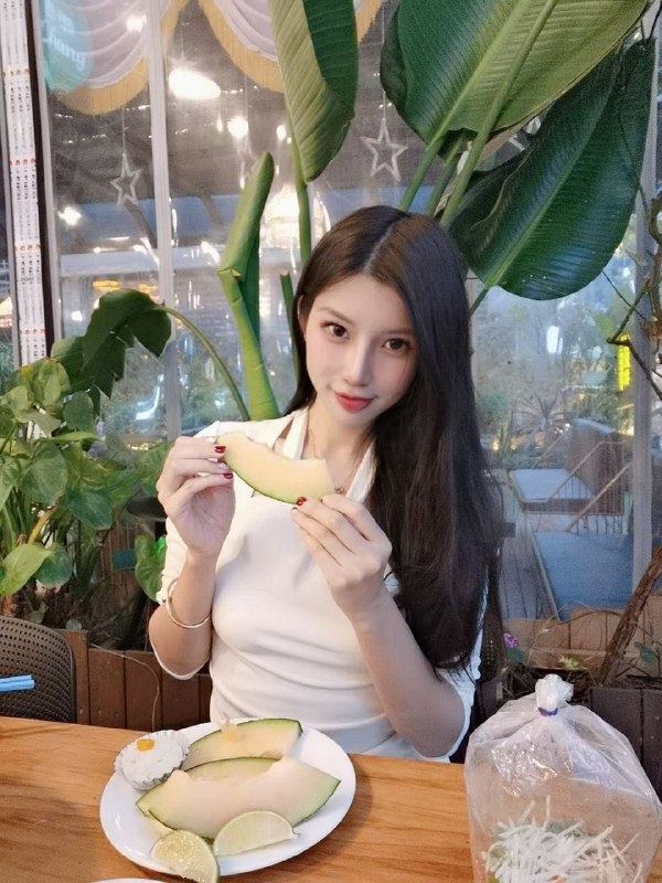 重庆， 陈伟霆168 D甜美气质 穿着时尚性格温柔