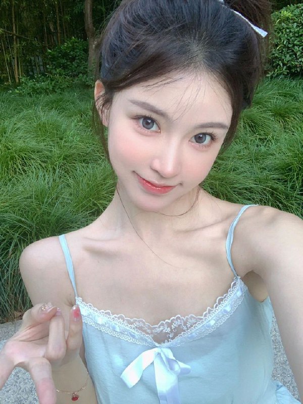 重庆，   精品03后168cm時装模特Cosplay玩家!