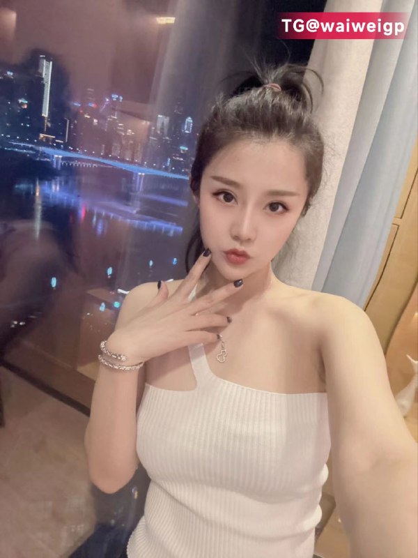 重庆军赐家重庆新人真人真照本人验证170真实E熊皮肤雪白