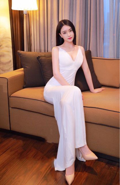 重庆极品大蜜🐻E肤白貌美大长腿，全身雪白，前凸后翘，活好，温柔多情、