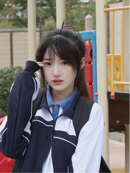 重庆小可爱超级瘦小可爱首次抵达S身材，A4腰。聪明伶俐，懂事听话，