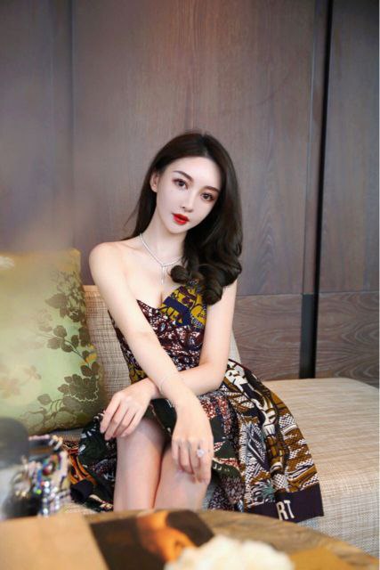 重庆气质女神真实173超级无敌雪白！肤白貌美！极品性感蜜！气质女神！