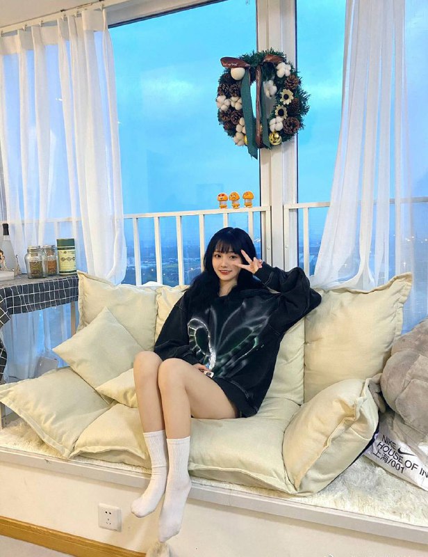 安排请加客服好友私聊@waiweiww无法私聊联系机器人@waiweicsbot外围大圈有门槛会员制，介意勿扰。价格：次3000起/1小时夜8000起/(8-10小时)安排流程:👇👇👇1⃣️200起💰永久入会2⃣️查实时有空女孩资料选人，验证女孩视频️3⃣️去女孩住所或外出上门4⃣️见人满意付款，不满意可退换（妹妹外出要实际报销路费)5⃣️结束回访评价反馈会员评价反馈@AnnaGJ168全国看图频道@waiweigp同样资源如果有遇到比我更低的收费 请联系我，我会为您立刻降低价格