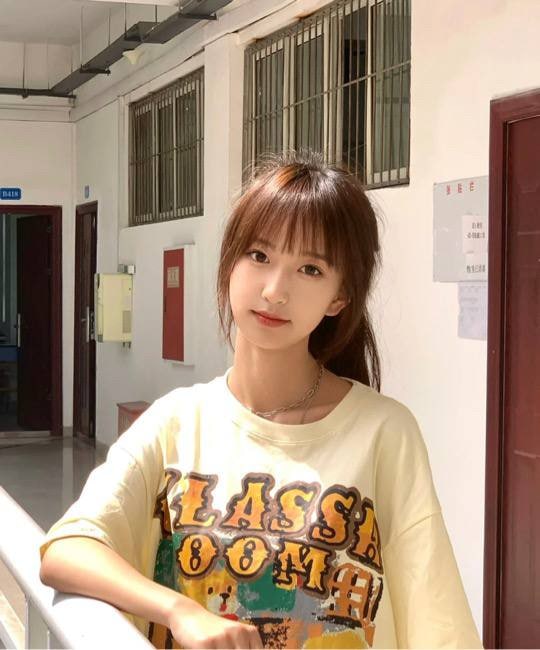 #重庆168D 02年 微笑阳光Girl 治愈系女孩音乐学院表演系