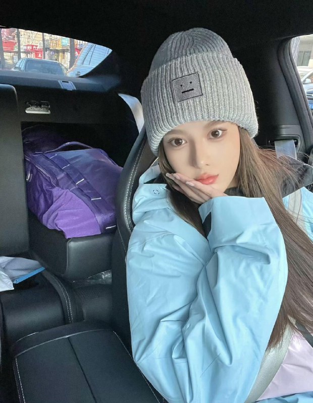 重庆上戏表演毕业生 00新人 175 45 B初次入行 纯御腿精 无耳洞纹身 纯天然可验证