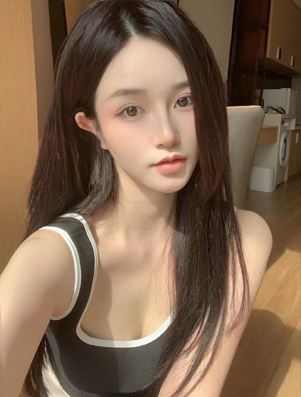 重庆 悠悠 纯兼职 167D 舞蹈瑜伽专业学生 身体柔韧性好  皮肤白皙 性格好服务好 会各种舞蹈，可当场表演。真人真照