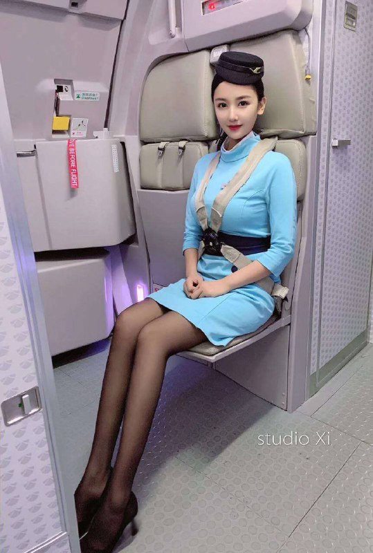 重庆纯新人 第一次开拍，98年 黄金比例，敏感体质  ，净高175，36D，可白小纯甜美，可大蜜性感，前凸后翘，性格好不事