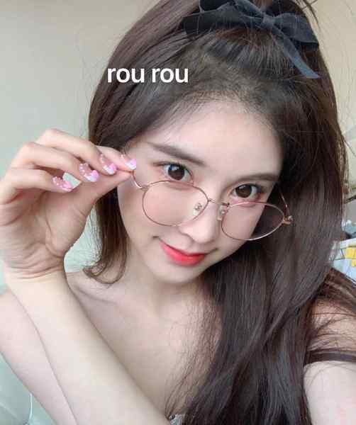 Stature： 170Body weight： 45Mind： c•💫爱好瑜伽旅游唱歌•💫洋气🍒jk制服👗纯兼职·全身嫩白    身材苗条  下体粉嫩• fw极认真    不事不催     极好调教