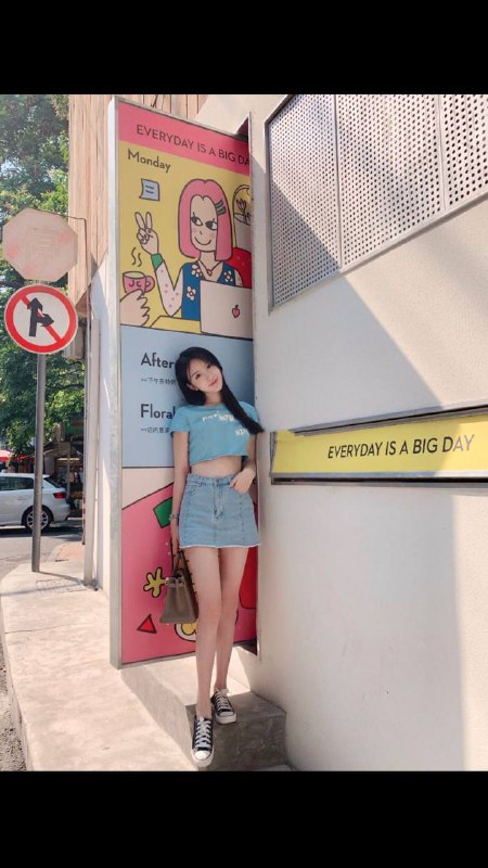 重庆 新人校花级美女中国传媒大学影视表演专业在读身高172d皮肤雪白五官精致 A4腰 筷子腿可纯可欲 初恋般的感觉