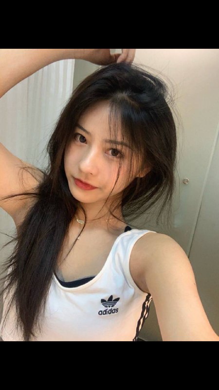 重庆极品白小纯00年新人刚下💦0整容纯天然 没有一丝风尘味🐻170c女朋友般的服务