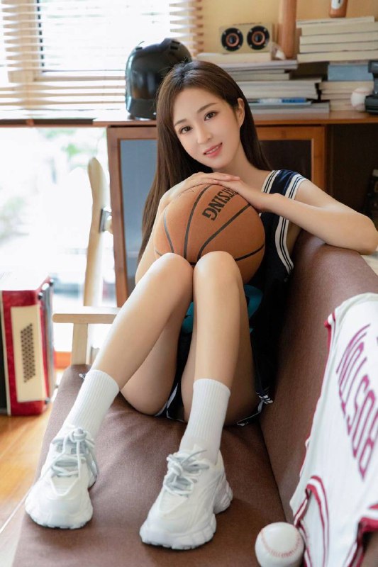 170D/95斤/ 98年高素质美女全神白皙 温柔气质圈外兼职 积极配合超级超级五星推荐