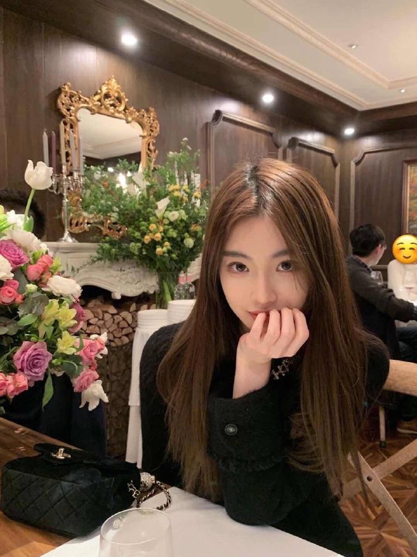 170C全身雪白零瑕疵  上下粉嫩可清纯可性感   无风尘味穿衣大牌 气质女神范