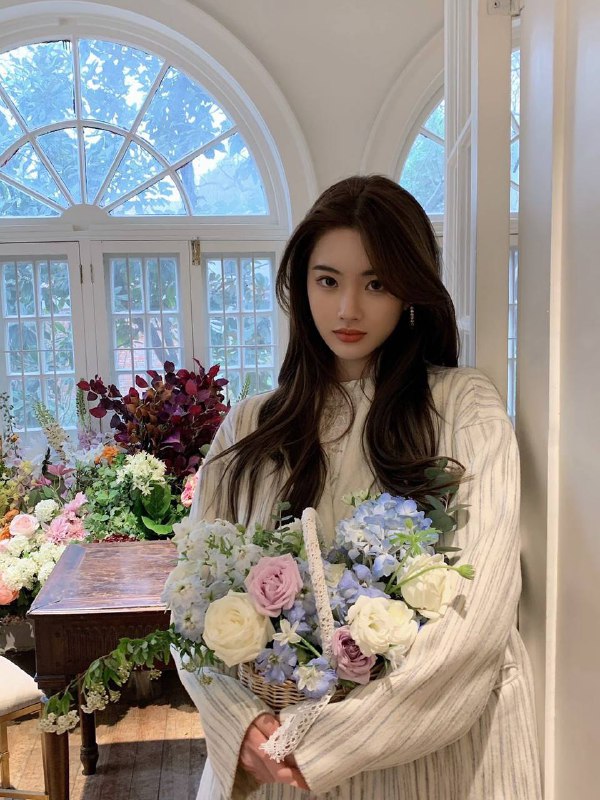 170C全身雪白零瑕疵  上下粉嫩可清纯可性感   无风尘味穿衣大牌 气质女神范