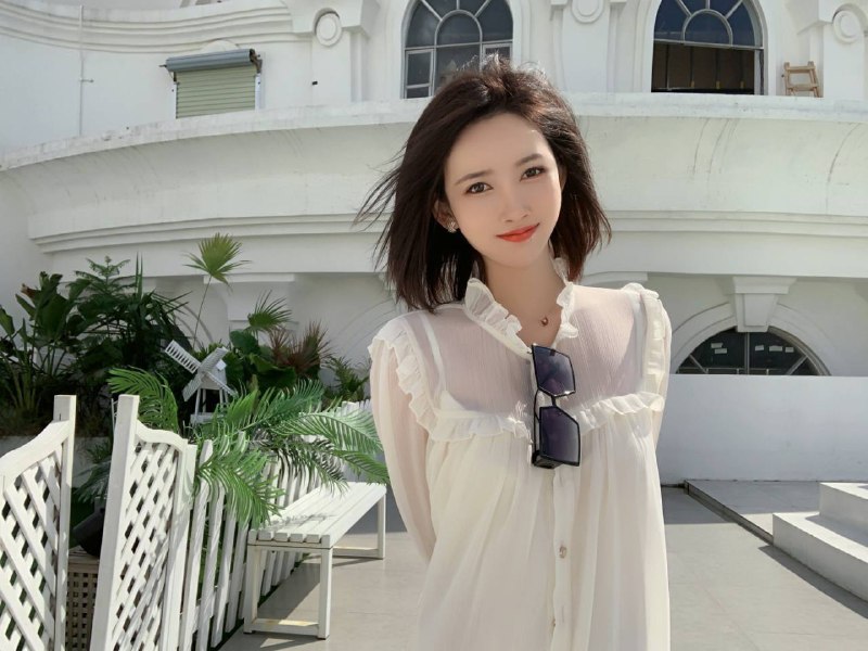 酥沫🏠可白小纯  可港风御姐 可白领本人穿搭时尚大牌  性格好 女朋友feel。