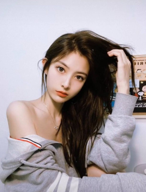 重庆♥️新人首开• 年龄/Age 21岁• 身高/Height 168cm• 胸围/Bust 真实C• 兼职/Occupation 校花• 服务包好评 真人可验证