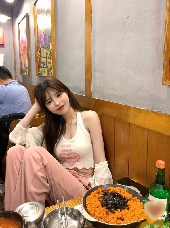 重庆。 Height: 168•Cup: 36C•Weight: 45KG常年健身 活泼可爱温柔懂事