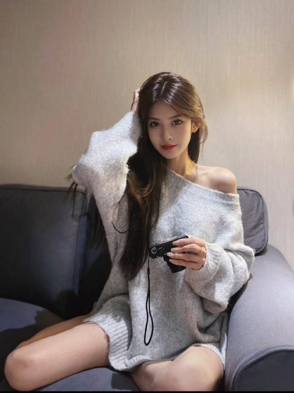 重庆♥️新人首开• 年龄/Age 21岁• 身高/Height 168cm• 胸围/Bust 真实C• 兼职/Occupation 校花• 服务包好评 真人可验证