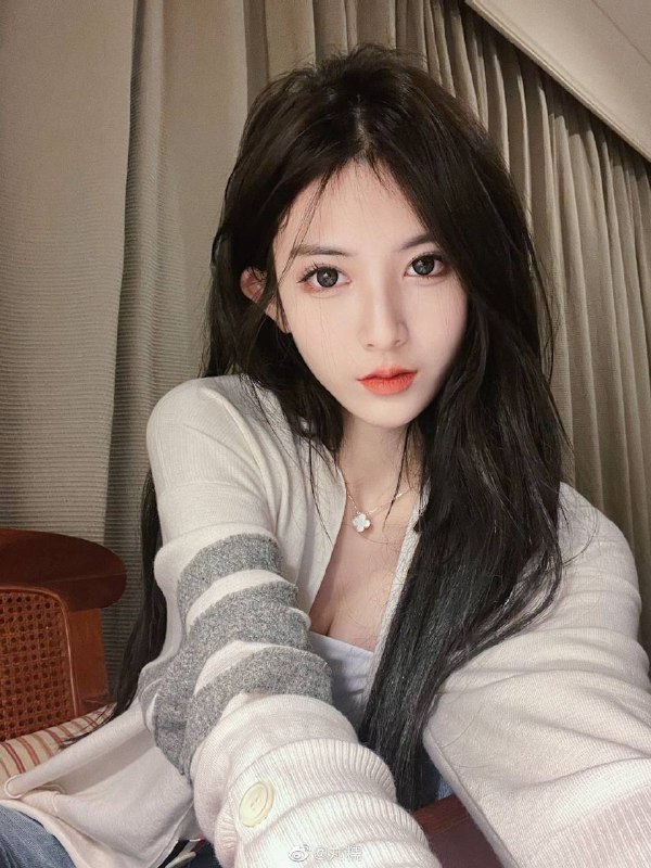 重庆♥️新人首开• 年龄/Age 21岁• 身高/Height 168cm• 胸围/Bust 真实C• 兼职/Occupation 校花• 服务包好评 真人可验证